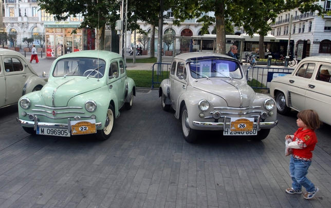 Primera concentración de vehículos clásicos Renault en Valladolid