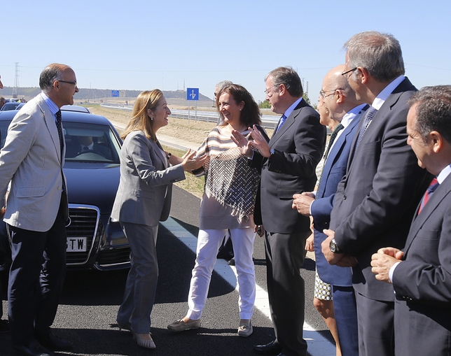 La ministra de Fomento inaugura la Ronda Exterior Este de Valladolid