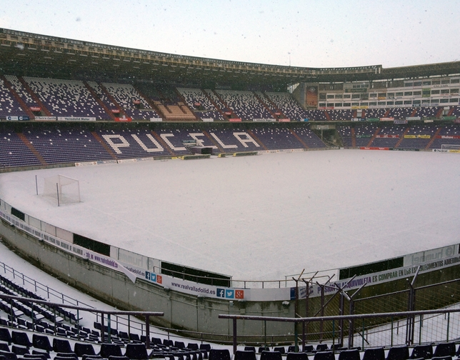 El estadio José Zorrilla completamente nevado.