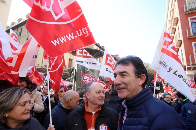 Concentración en Valladolid convocada por CCOO y UGT por 'Empleo y salarios dignos'