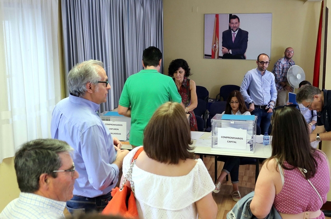 Proceso electoral en Valladolid para elegir al presidente del PP  / RUBÉN CACHO (ICAL)