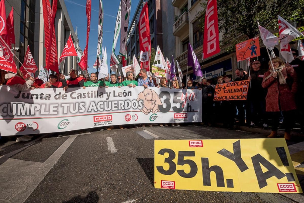 Concentraciones sindicales para exigir las 35 horas en la Junta  / CCOO