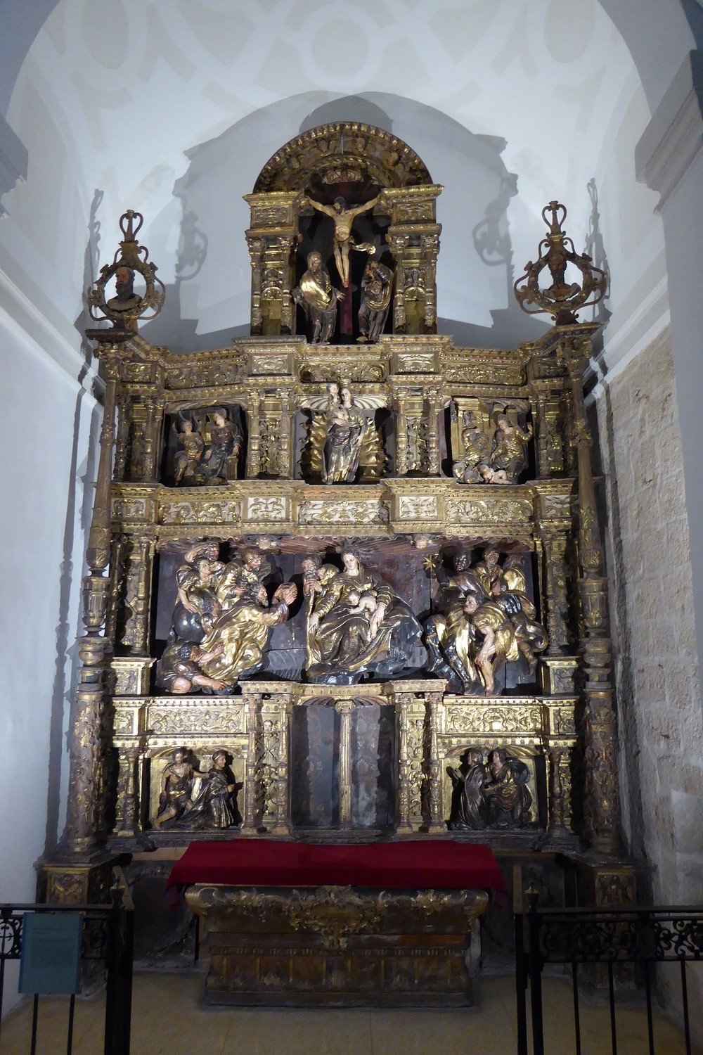La Junta restaura el retablo de la Epifanía de Berruguete