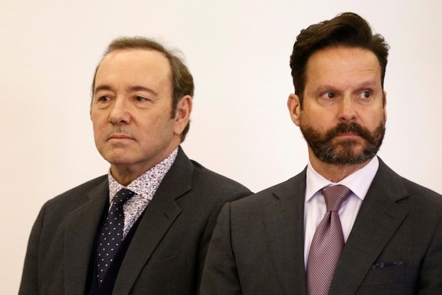 Retiran los cargos por agresión sexual contra Kevin Spacey