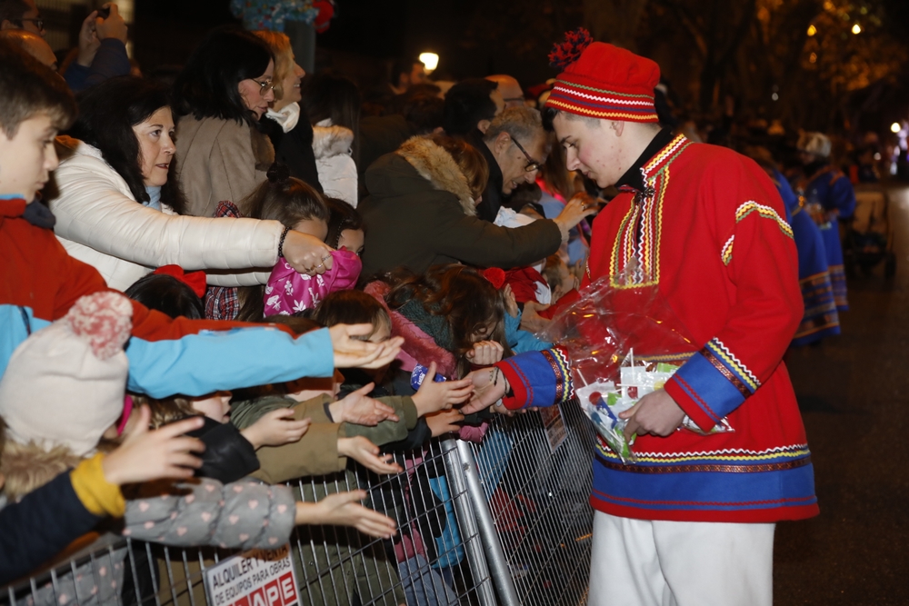 Valladolid arropa la llegada de Papá Noel.  / J. C. CASTILLO