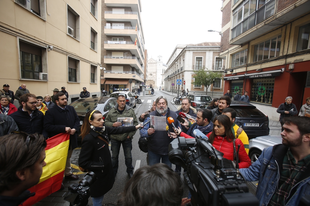 Concentración de apoyo a la Policía Nacional en Cataluña  / JONATHAN TAJES