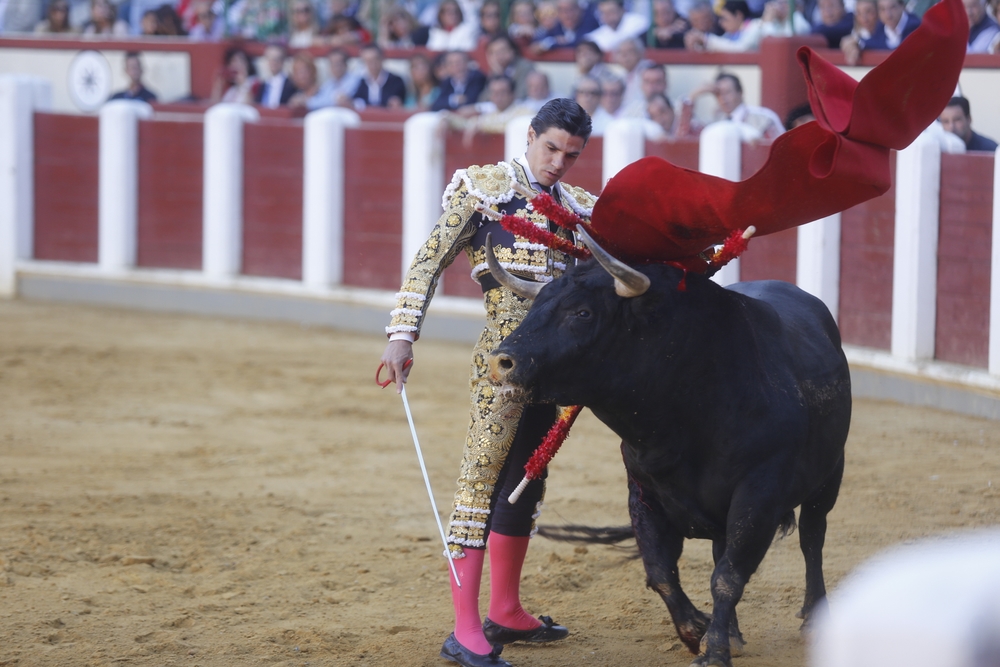 Primera corrida de toros en fiestas  / JONATHAN TAJES