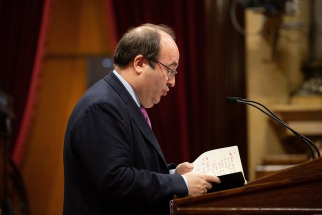 El Parlament evita que Iceta sea senador y presida la cámara