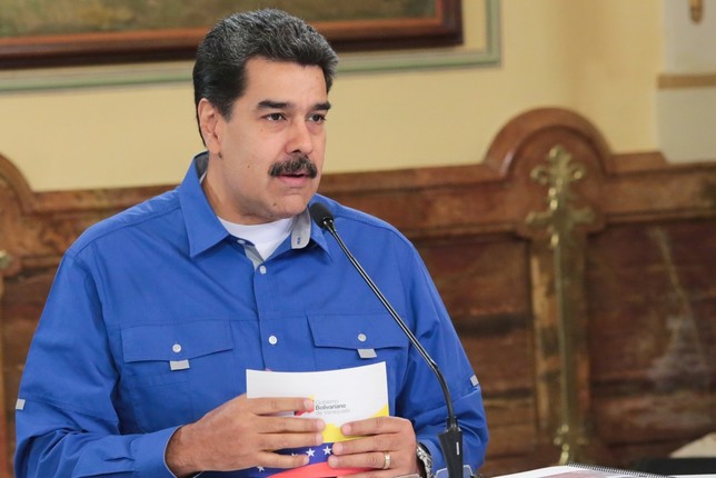 Maduro critica la decisión de Trump de suspender los vuelos