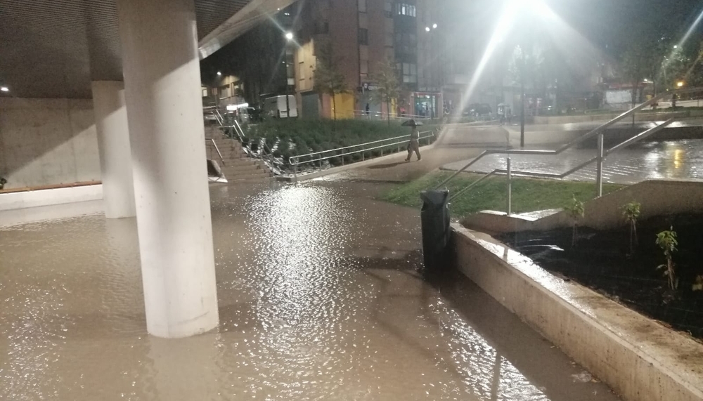 Nuevo paso de la La Pilarica completamente inundado.