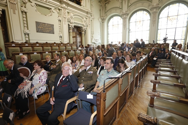 Momentos antes de la toma de posesión de Óscar Puente como alcalde de Valladolid
