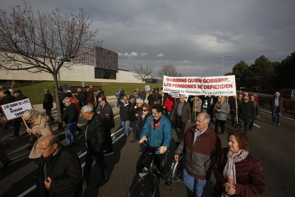 Manifestación en defensa de las pensiones  / JONATHAN TAJES