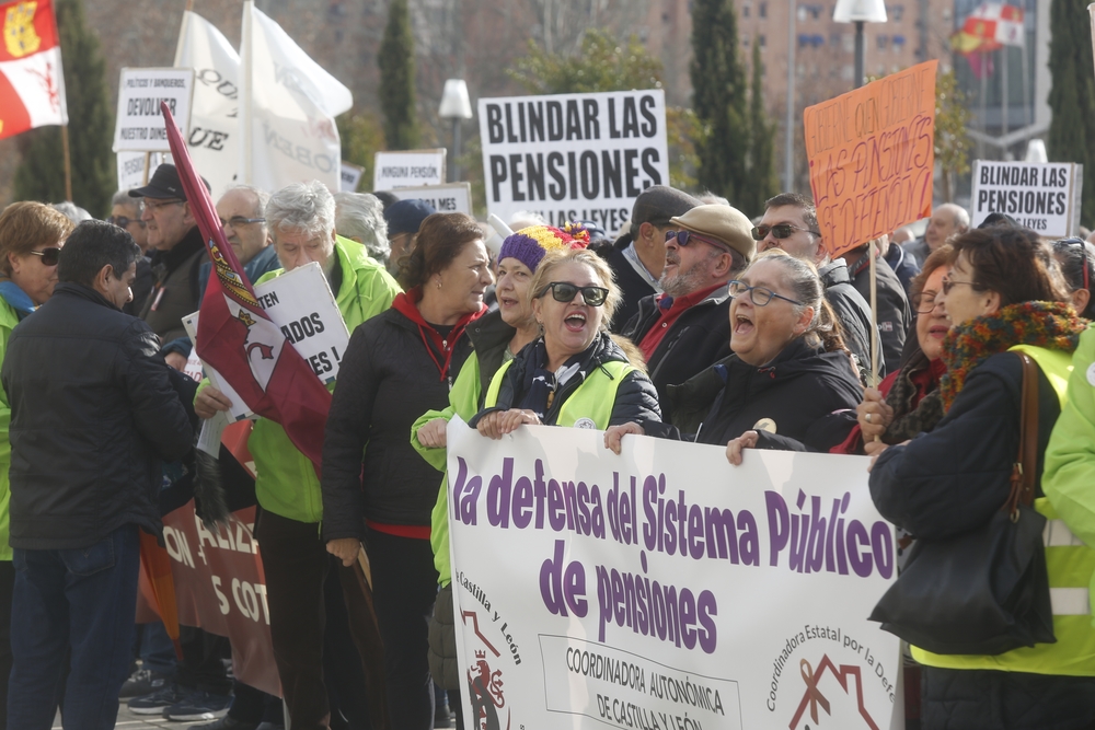 Manifestación en defensa de las pensiones  / JONATHAN TAJES