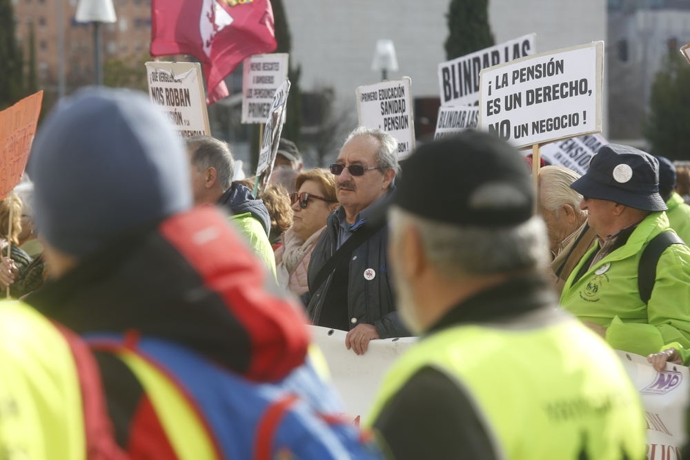 Manifestación en defensa de las pensiones  / JONATHAN TAJES