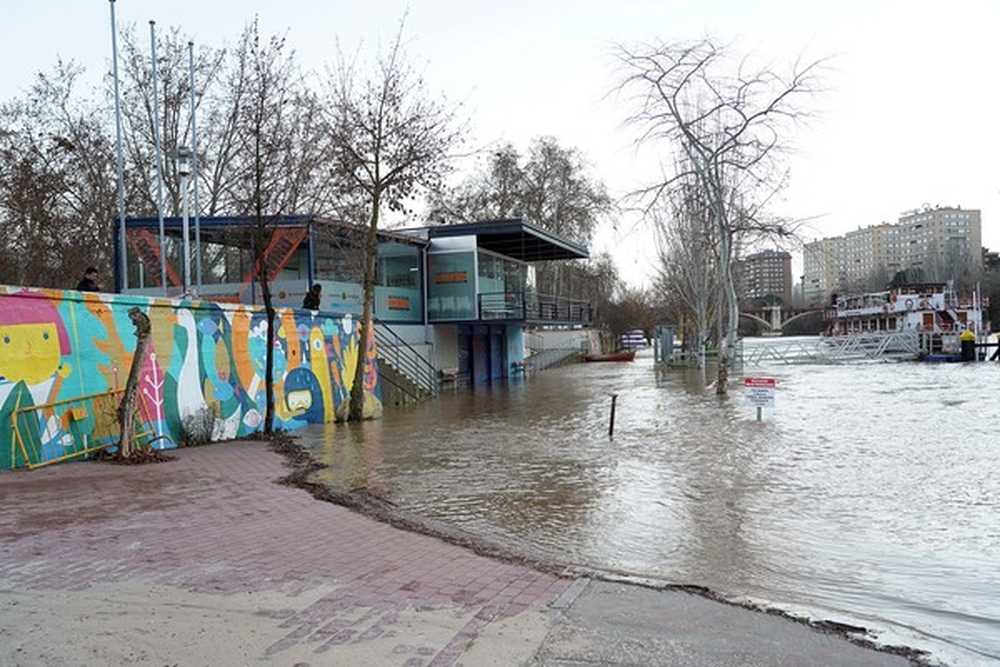 El temporal azotó la capital este sábado.  / MIRIAM CHACÓN (ICAL)