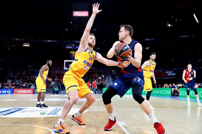 Batacazo del Barça y sentencia del Baskonia