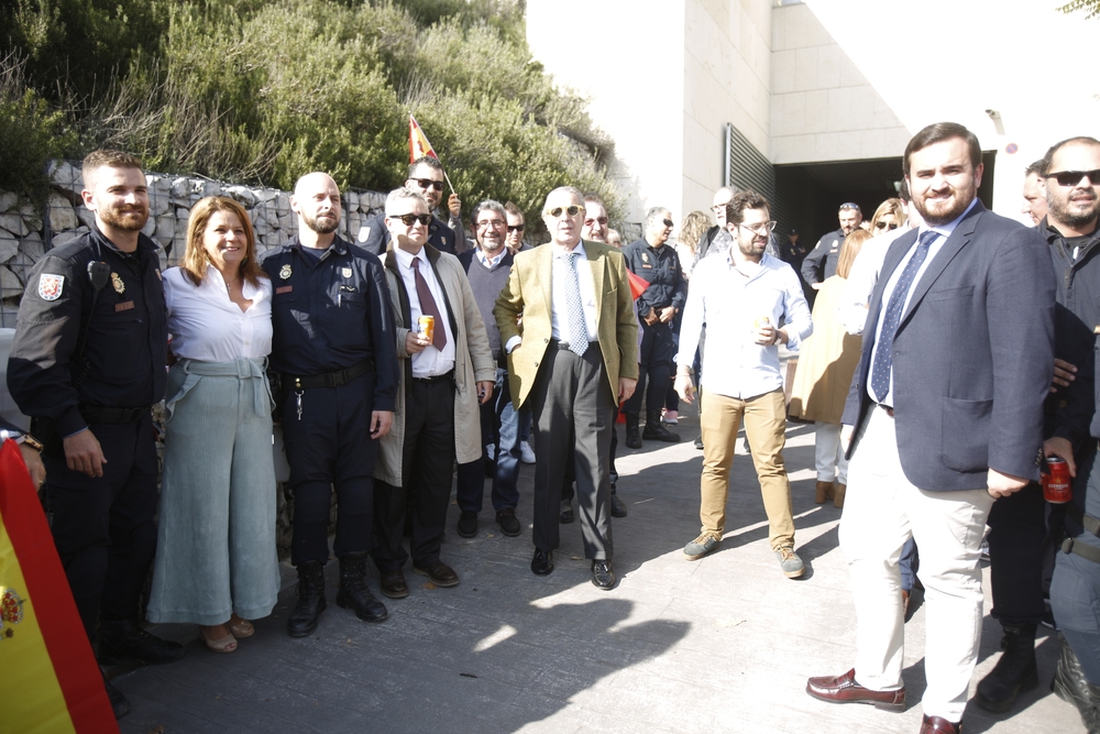 Llegada de parte de la Policía Nacional destinada a Cataluña  / JONATHAN TAJES