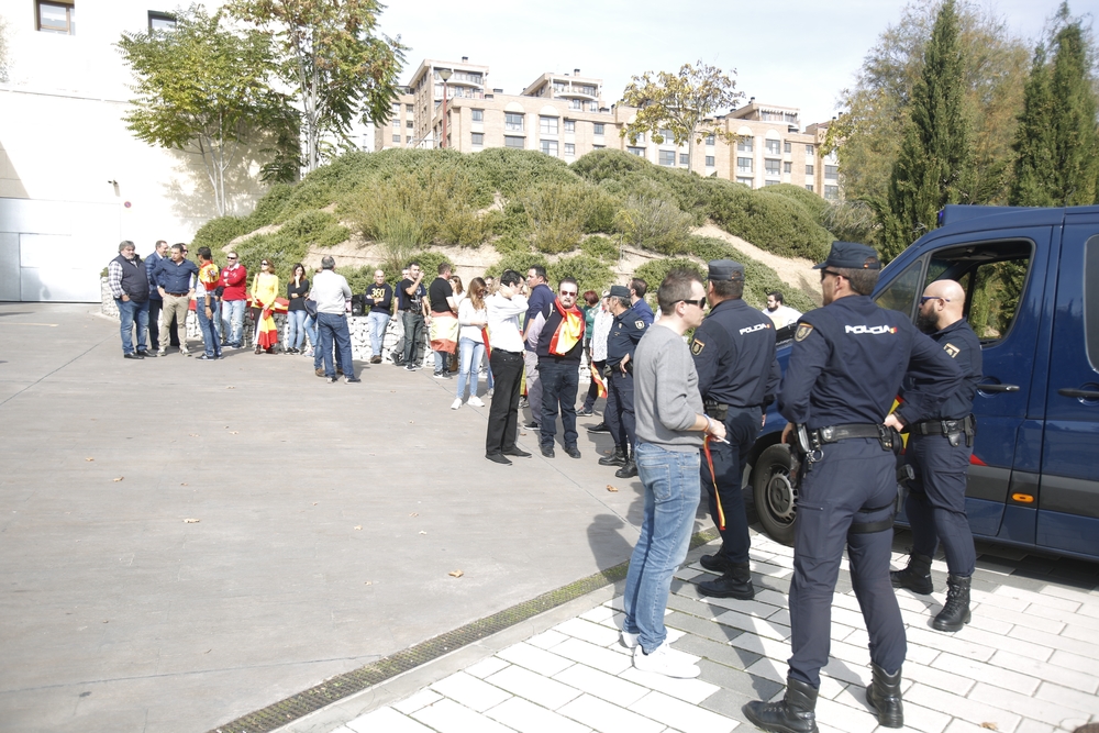 Llegada de parte de la Policía Nacional destinada a Cataluña  / JONATHAN TAJES