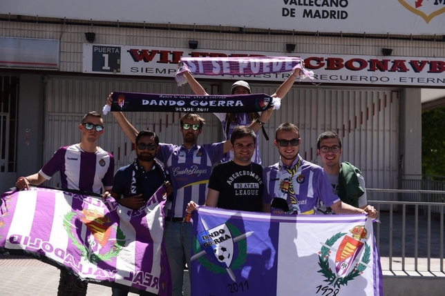 La afición recibe al Real Valladolid en Vallecas