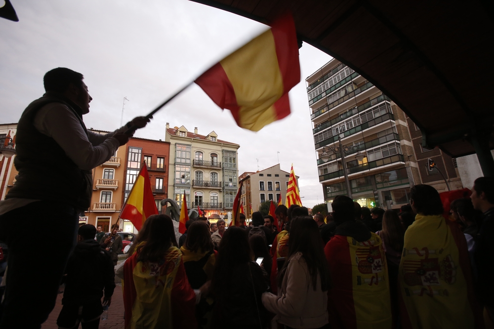 Concentraciones en Valladolid por el conflicto catalán  / JONATHAN TAJES