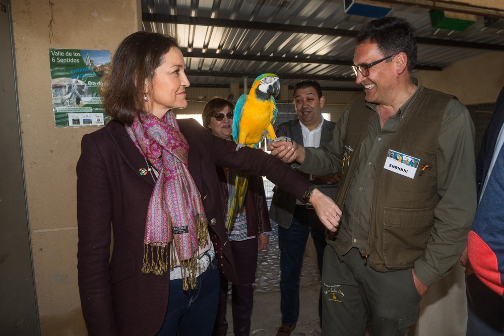 Reyes Maroto, visita el Parque Zoológico 'La era de las aves', de Fresno el Viejo