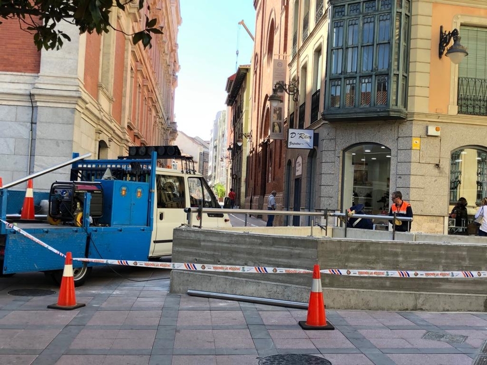 La salida del parking de la Plaza Mayor mejora su seguridad