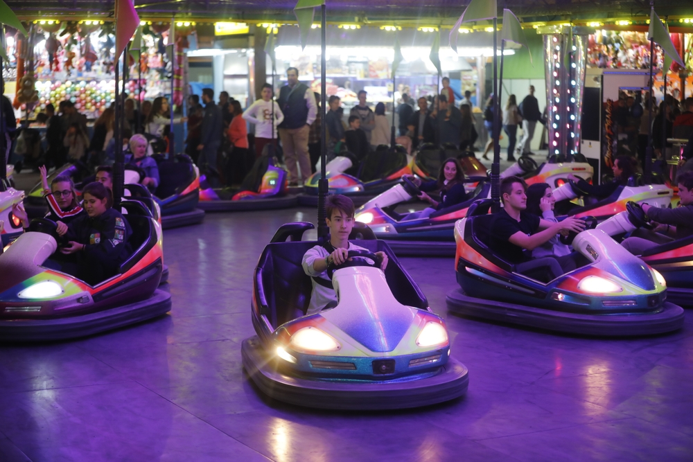 Carruseles y atracciones del Real de la Feria.