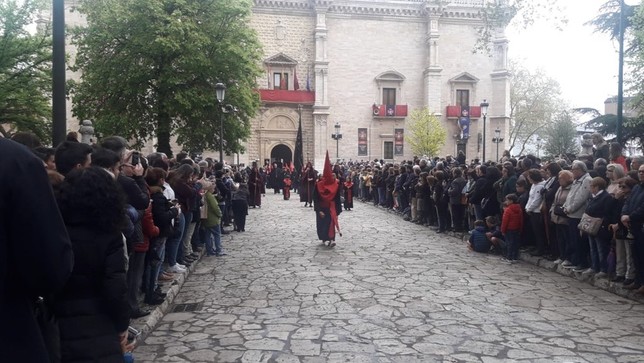 La procesión del 'Cristo de la Cruz' acorta el recorrido