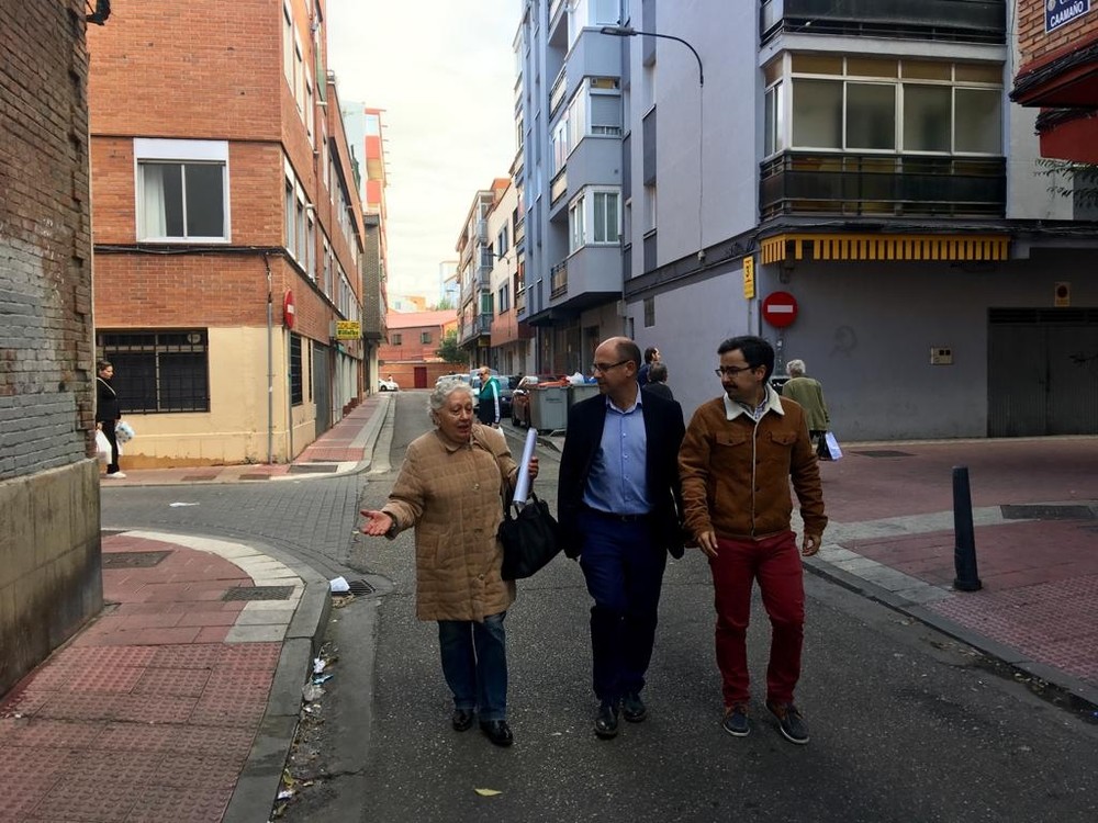 El Ayuntamiento reurbaniza tres calles de Las Delicias