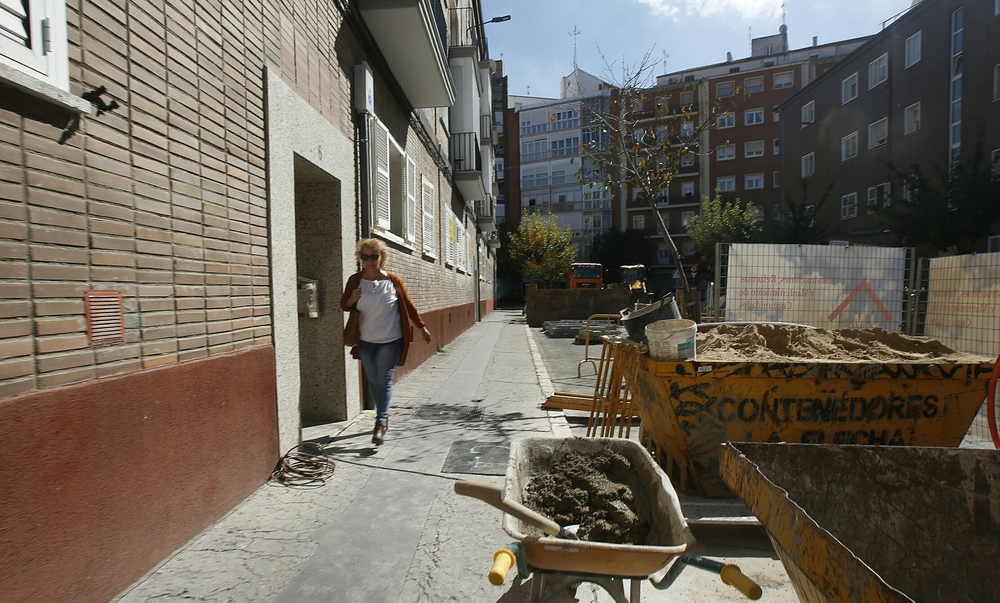 Obras en la calle Hernán Cortés.  / JONATHAN TAJES