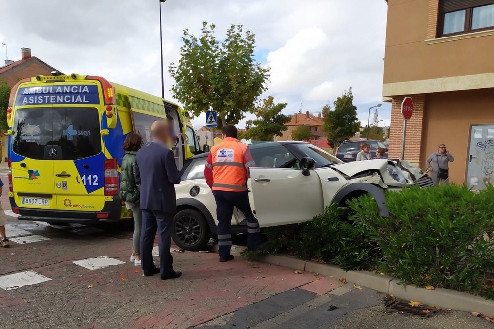 Dos heridos al fallar los frenos de su coche en Cañada Real