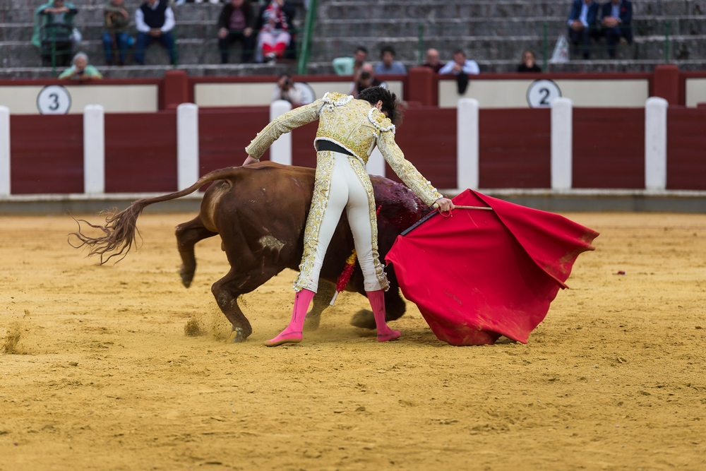 El Cid, López Simón y Ginés Martín, en la cuarta de abono de la Feria.  / WELLINGTON DOS SANTOS