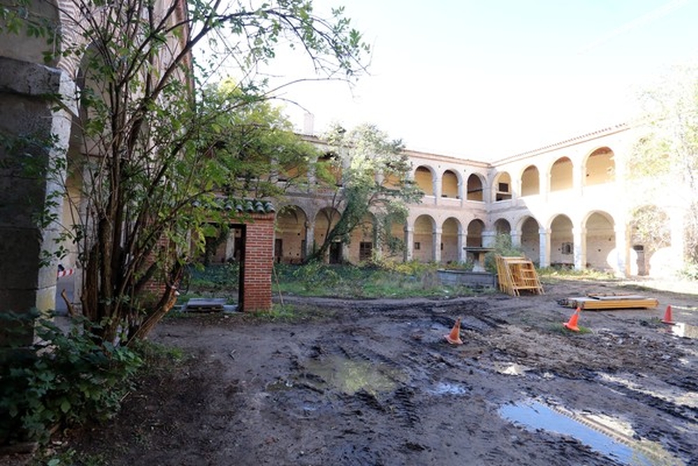 Obras de conservación y restauración del Hospital Simón Ruiz de Medina del Campo.  / RUBÉN CACHO (ICAL)