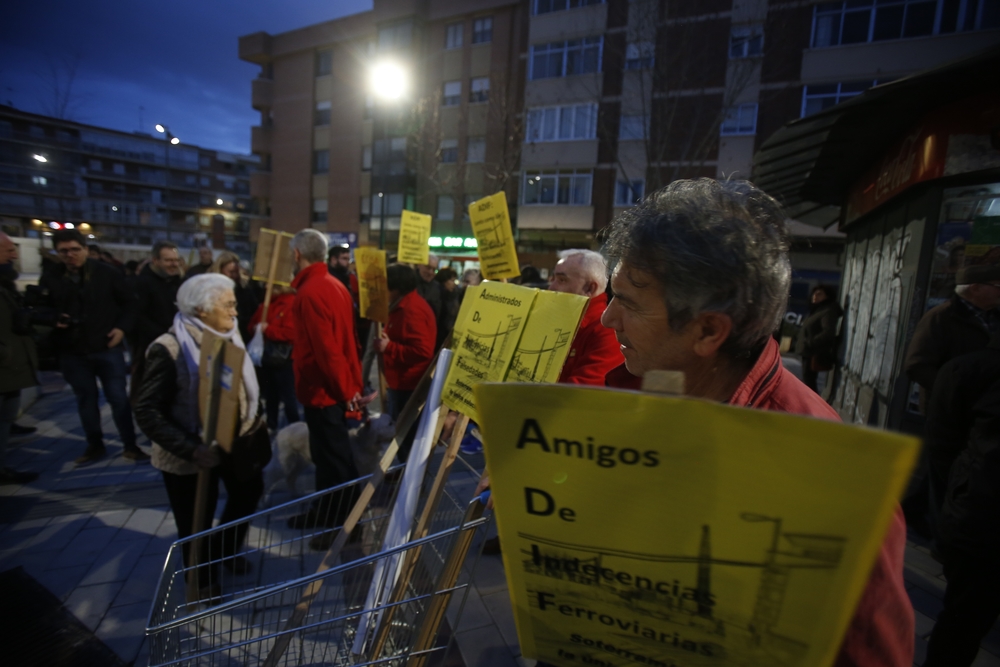 Manifestación de los vecinos del barrio de Pilarica y Belén  / JONATHAN TAJES