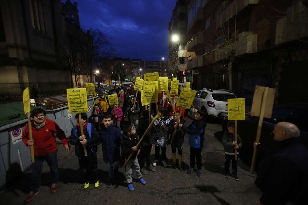 Manifestación de los vecinos del barrio de Pilarica y Belén  / JONATHAN TAJES