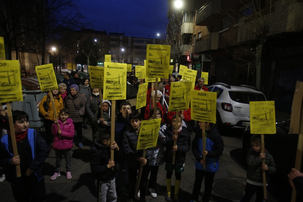 Manifestación de los vecinos del barrio de Pilarica y Belén  / JONATHAN TAJES