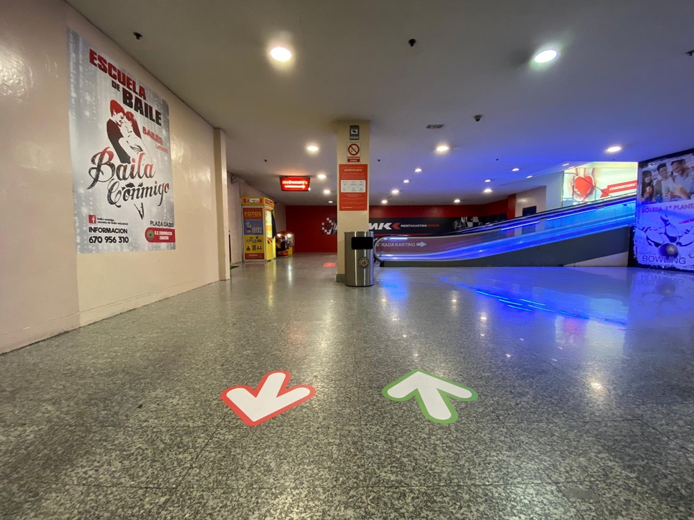 Preparativos para la apertura de los centros comerciales en Valladolid  / EL DÍA DE VALLADOLID