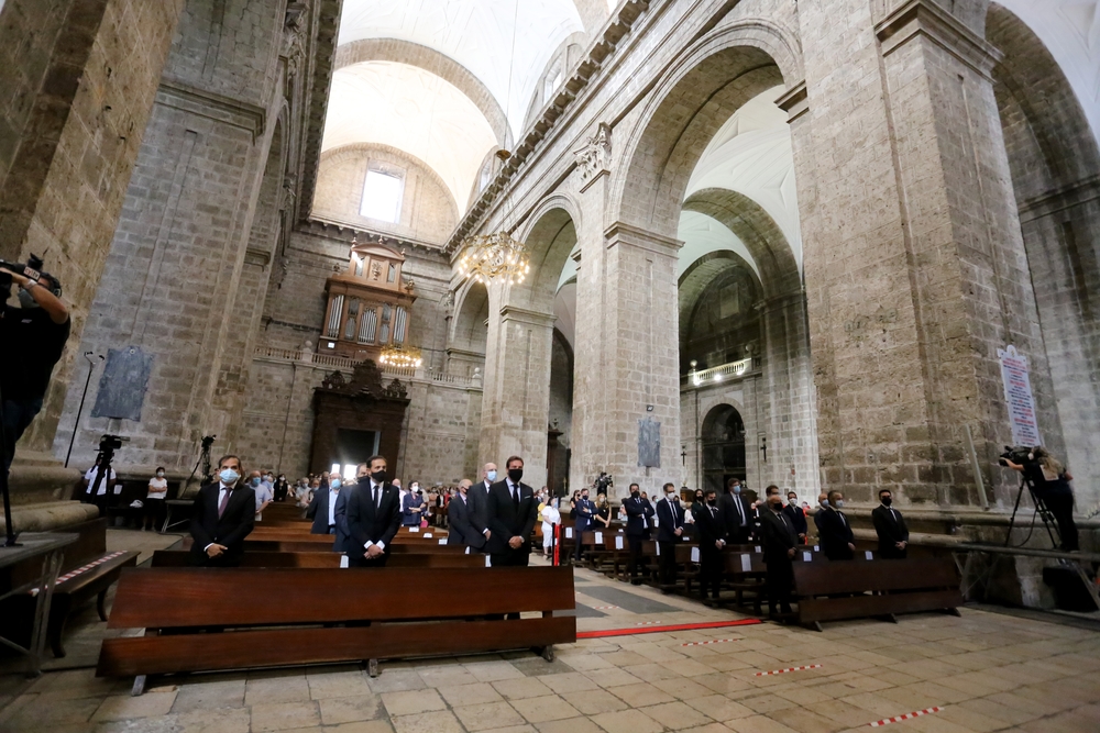 Funeral por las víctimas de la covid-19 en la Catedral de Valladolid.  / ICAL
