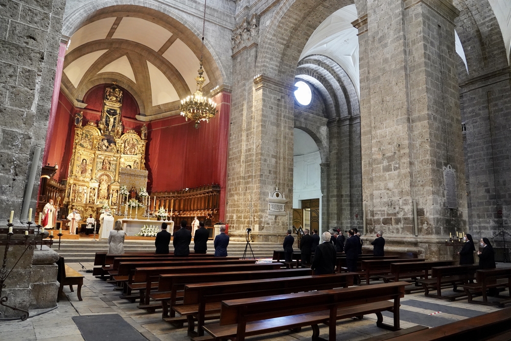 Misa en la catedral por la Virgen de San Lorenzo  / MIRIAM CHACÓN