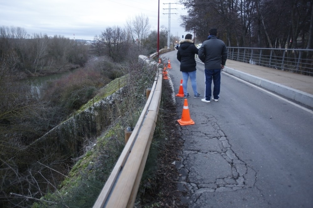 El Ayuntamiento reparará la carretera de La Overuela