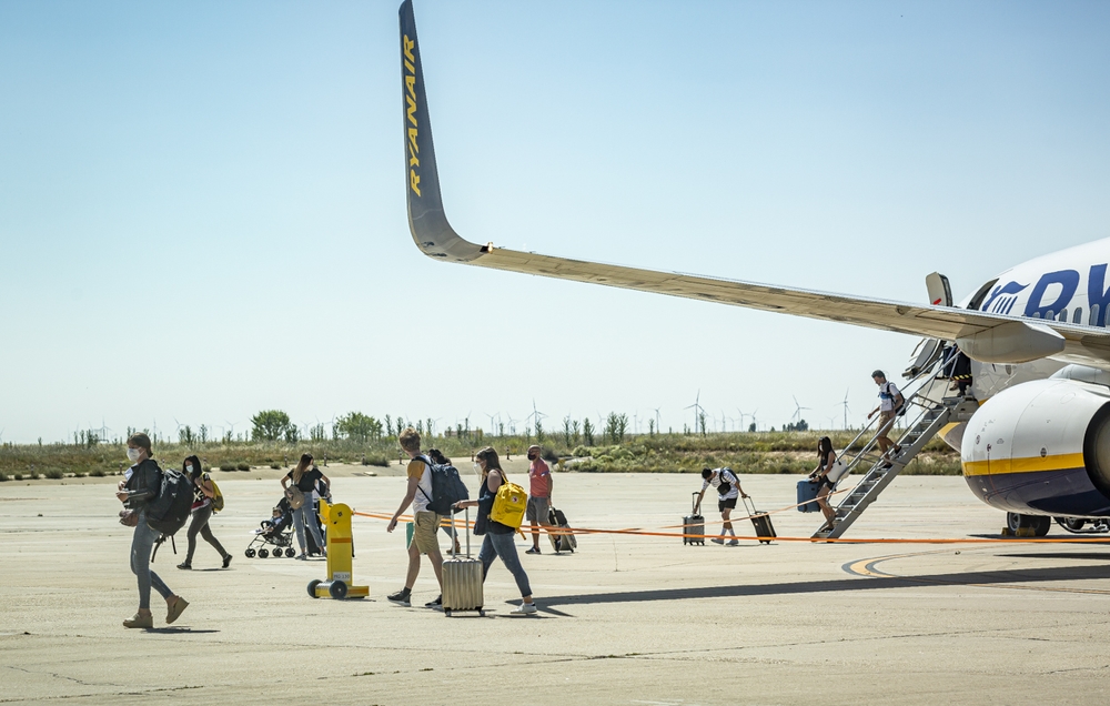 Primer vuelo en el aeropuerto de Villanubla tras el estado de alarma, el 22 de junio.  / JONATHAN TAJES