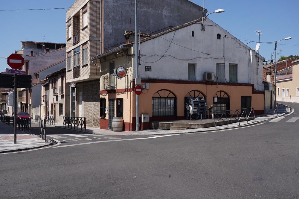Calles vacías y bares cerrados en Íscar