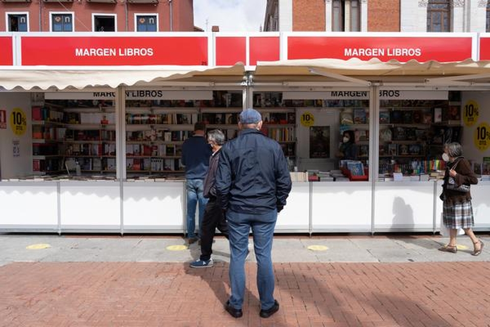 Arranca la 53 edición de la Feria del Libro de Valladolid.   / WELLINGTON DOS SANTOS