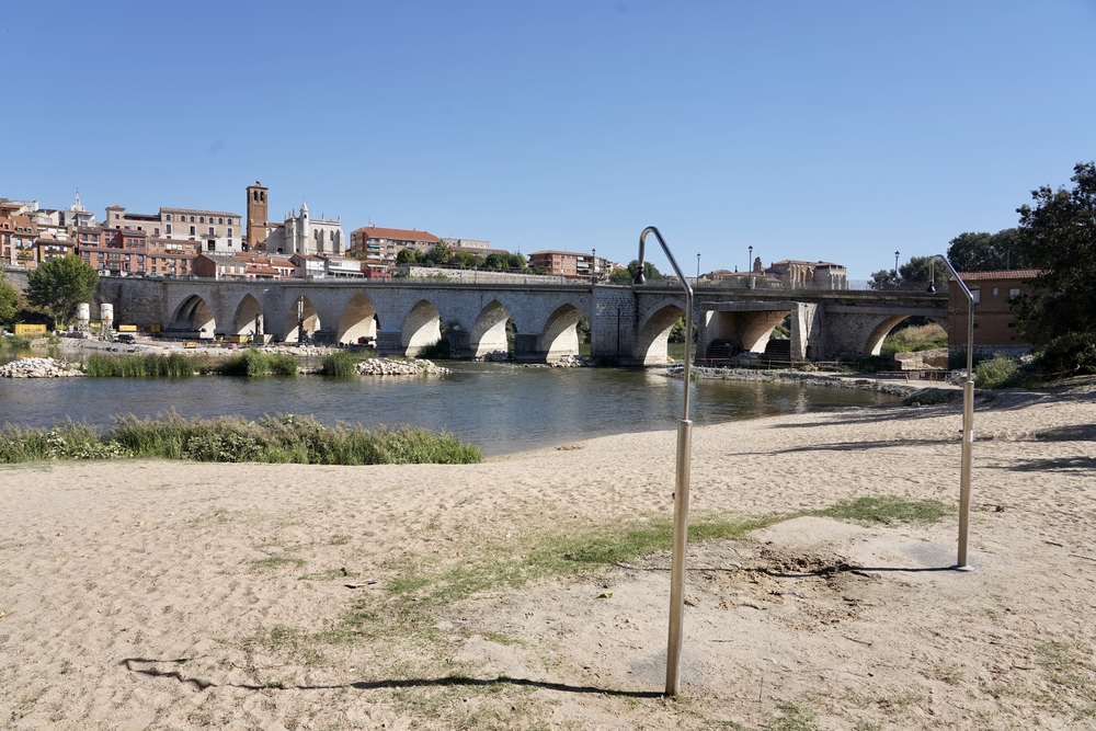 Obras de rehabilitación del puente medieval de Tordesillas  / MIRIAM CHACÓN / ICAL
