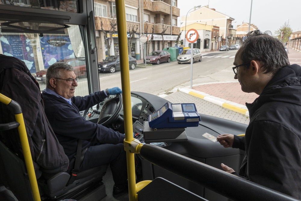 Autobús de línea desde Valladolid a Tudela de Duero  / EDUARDO MARGARETO
