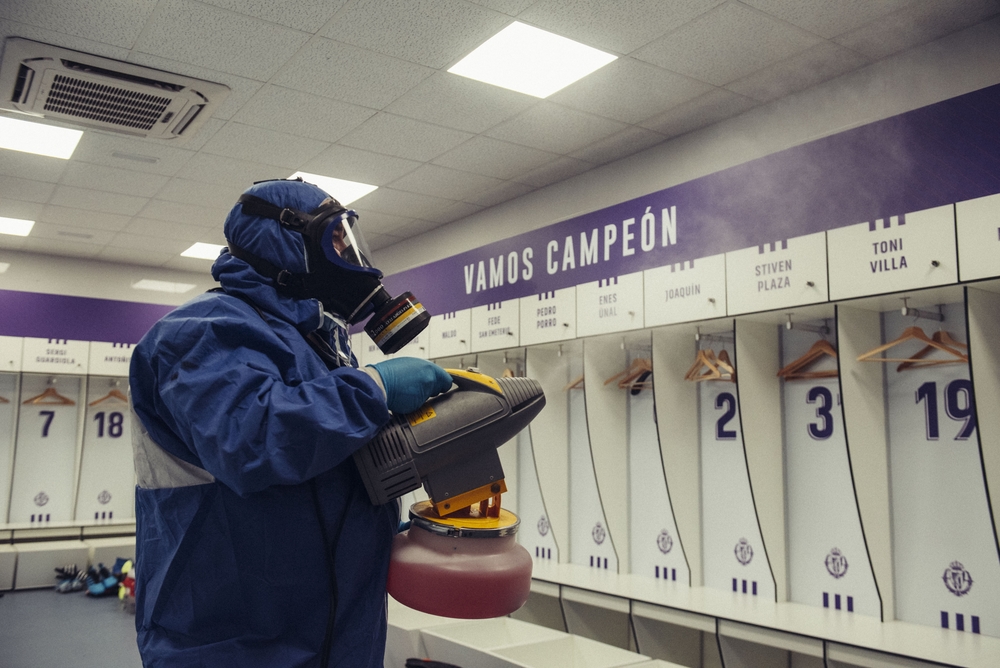 Labores de limpieza en las instalaciones del Real Valladolid.  / REAL VALLADOLID