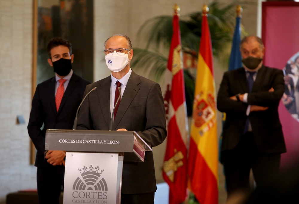 El presidente de las Cortes se reúne con rectores de las universidades de Castilla y León