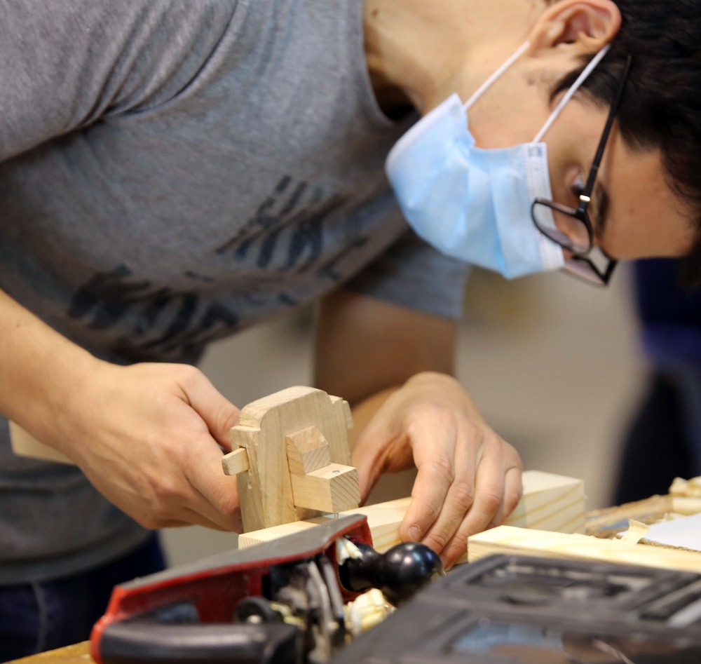 La consejera de Empleo e Industria visita el Centro Regional de Artesanía  / RUBÉN CACHO / ICAL