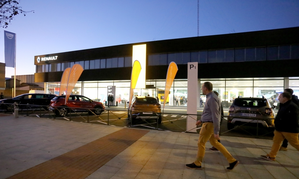 Nuevo concesionario de Renault en Arroyo de la Encomienda  / LETICIA PÉREZ