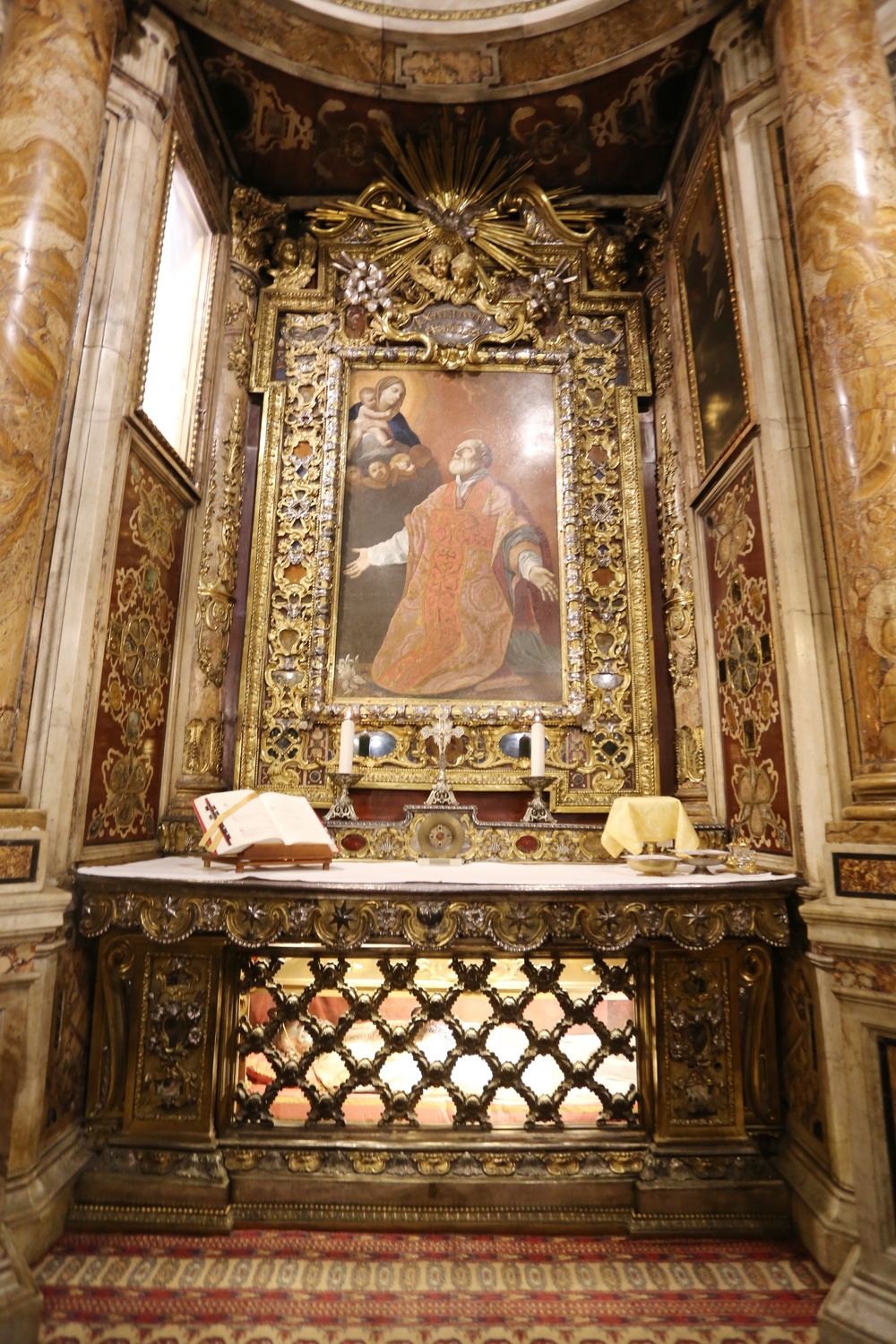 Misa oficiada por el cardenal arzobispo Ricardo Blázquez, en la Chiesa Nuova  / RUBÉN CACHO / ICAL